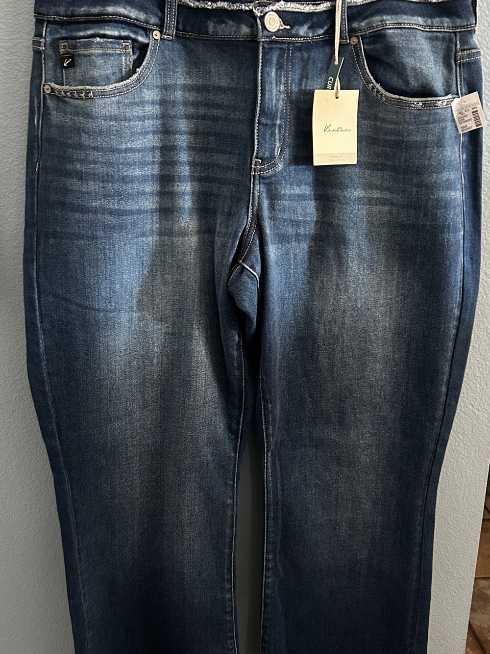 KanCan Women's Straight Leg Jeans in Dark Blue Wash Size 16W
NWT